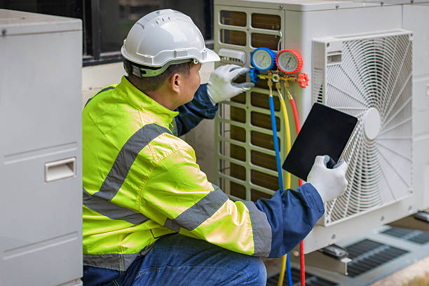 Professional Ac Installation technician working in Mount Horeb, WI